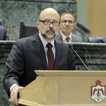 الرزاز: ندرك ان الواقع المعيشي في الأردن صعب وسنكشف أرقام الفقر الحقيقية