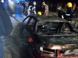 حريق مركبة فوق جسر دوار الداخلية في العاصمة عمان