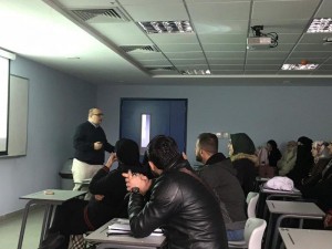 ورشة عمل صيدلانية في جامعة البترا تتناول مجال العمل في المعدات الطبية