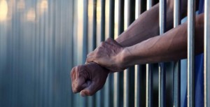 بالتفاصيل...الحكم بالسجن 22 عاما لقاتل جاره في العقبة