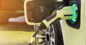 "جوبترول" توَقع اتفاقية لتركيب شواحن كهربائية في محطاتها