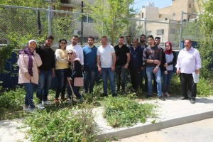 جامعة البترا تنظم يوما تطوعيا بيئيا بالتعاون مع مركز زها