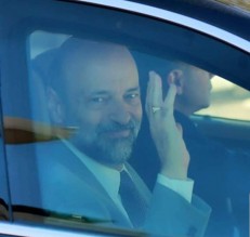 الرزاز يوافق على استكمال إجراءات تعيين 400 سائق في أمانة عمان