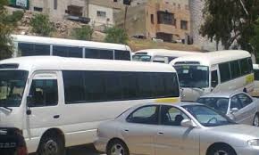 الاعتداء على رجل امن من قبل سائق باص وكنترول