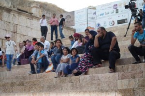 ارتيمس يفتتح فعالياته بالحكواتي ومسرح الدمى