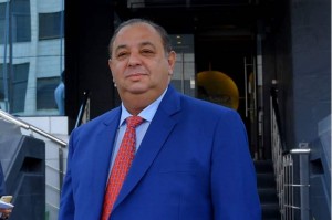 الخشمان يتبنى توظيف العشرة الأوائل بعد انتهاء دراستهم