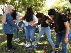 كلية العمارة بجامعة البترا تنظم ورش تدريبية مجانية لطلبة من مدارس عمان
