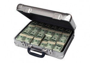 ضابط اردني يعيد حقيبة مال لسائح