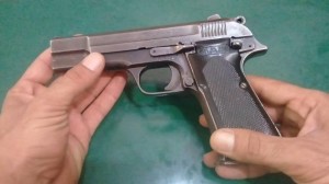 توقيف رجل اعمال قام بإطلاق عيارات نارية بالهواء في عمان