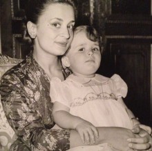 الديوان الملكي ينعى الأميرة دينا والدة الأميرة عالية بنت الحسين