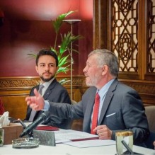 الملك: يجب أن يكون هدفنا دائما الحفاظ على مصلحة الطلبة