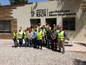 البنك العربي يدعم مشروع زراعة الأشجار الحرجية في محمية غابات دبّين