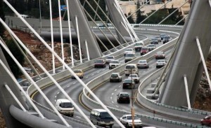 ثني شخص عن الانتحار من جسر عبدون