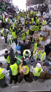      جامعة عمان الأهلية تقيم يوماً تطوعياً لدعم بنك الملابس الخيري