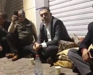 وزير العمل نضال البطاينة يلتقي المتعطلين عن العمل