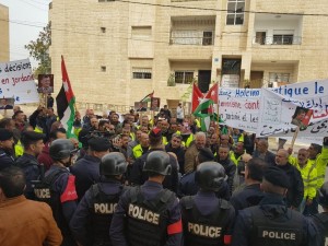 البطاينة يستدعي ادارة " لافارج " بعد توجهها بانهاء خدمات اكثر من ٢٠٠عامل