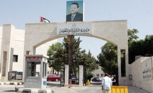 التربية: اعتماد المقابلة الشخصية لتعبئة شواغر رؤساء الأقسام