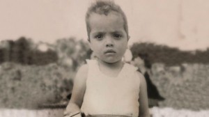 محمد هنيدي يسخر من صورته صغيرا