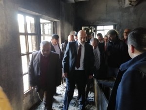 بالصور .. الرزاز في مدرسة مصعب بن عمير بالرمثا بعد تعرضها للحريق