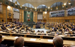 مطالب نيابية برفع الحد الأدنى للأجور الى 280 دينارا