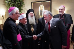 بالصور...الملك يستقبل رؤساء الكنائس في الأردن والقدس