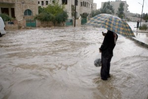 المياه تحذر المواطنين بضرورة اتخاذ الاحتياطات اللازمة للتعامل مع الظروف الجوية المتوقعة