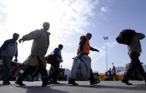 العمل: لا تمديد لفترة تصويب أوضاع العمالة الوافدة