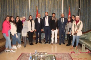 وزير الدولة لشؤون الإعلام يشيد بمستوى طلبة إعلام جامعة البترا