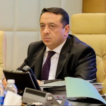 الداوود: لا مكافآت لموظفي القطاع العام من الآن فصاعدا