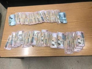 ضبط سالب 10 الاف دينار من كازية