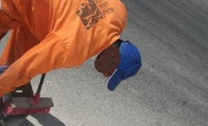 مصدر: السيدة التي قام عامل وطن بالتنازل عن نصف سكنه لها تملك سيارتين