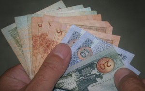 ترجيح زيادة الحد الأدنى للأجور 30 دينارا ليصل إلى 250