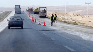 3 وفيات بحادث تصادم على الطريق الصحراوي