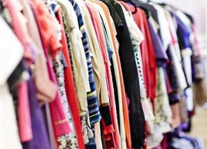 نقابة الألبسة للأردنيين: "لا علاقة بين فيروس كورونا والألبسة"