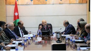 الرزاز: لا عودة عن اللامركزية