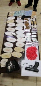 بالصور .. القبض على ١٠ اشخاص من مروجي المواد المخدرات في عمان واربد والزرقاء