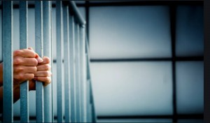 السجن شهرين لموظف انتحل شخصية زميله واعتذر عن رئاسة قسم