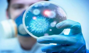 اول مصاب كورونا يعمل بأحد المولات .. وفريق متخصص يتوجه لتعقيمه