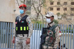 القبض على 155 شخصا خالفوا أمر حظر التجول