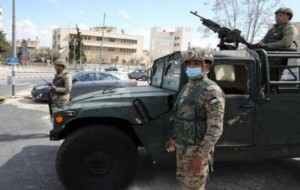 الحكومة: الحظر لن يرفع يوم الثلاثاء المقبل ولن نسمح بالخروج الجماعي