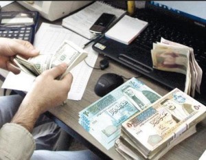 وزارة العمل تنشر آلية تحويل رواتب العاملين في القطاع الخاص