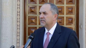 وزير العدل يشرح المقصود بأمر الدِّفاع 5 وتجميد المدد القانونية خلال العطلة الرَّسمية