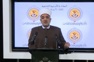 وزير الاوقاف: علينا أن نصلي صلاة التراويح في بيوتنا