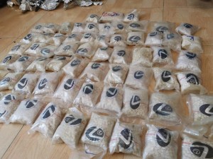 بالصور...ضبط 3 أشخاص بحوزتهم ٧٠ الف حبة مخدرة و28 كف حشيش في العاصمة والزرقاء