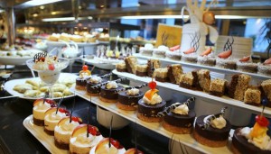 "أصحاب المطاعم والحلويات" تطالب الحكومة بفتح أعمالها والمقاهي ضمن شروط