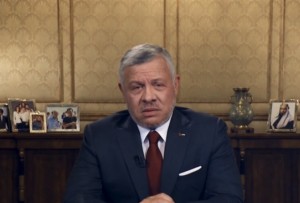 الملك: تطوير الصناعة المحلية وحصر الأراضي القابلة للزراعة