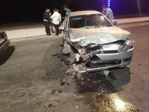 بالصور...3 اصابات بحادث تصادم على الطريق الصحراوي