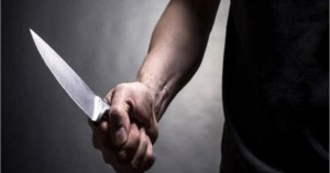 مقتل سيدة طعنا واصابة ابنها بجروح خطرة في السلط