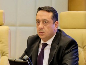 الداوود: تحديد داوم جزء من الموظفين عن بُعد يحفظ صحة المواطنين وسلامتهم