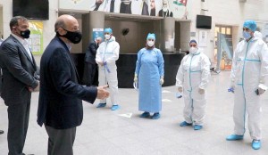 الرزاز عن كورونا: علينا التحضير لاسوأ السيناريوهات ومستعدون لزيادة فرق التقصي